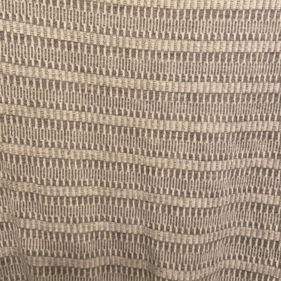 White and Grey patterned sweater - Picture 3 of 5